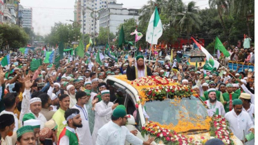 ঈদে মিলাদুন্নবীর মিছিলে হাজারো ধর্মপ্রাণ মুসলমানের অংশগ্রহণ